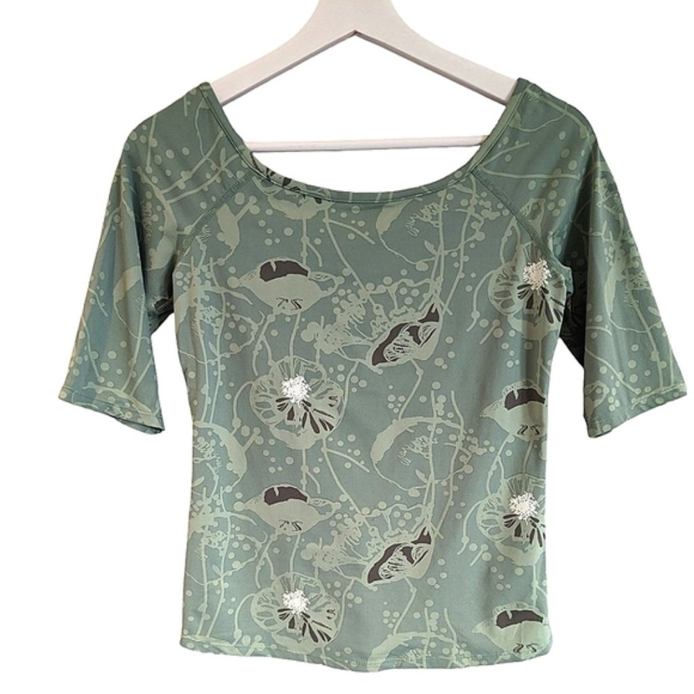 LULULEMON Scoop Neck Green Floral Half Sleeve Align Top size 6